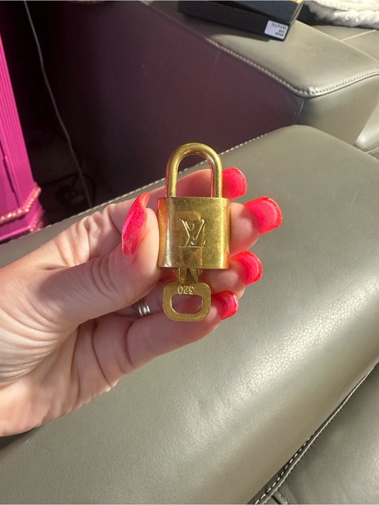 Louis Vuitton Accessories - Louis Vuitton Gold Padlock & Key (320)
